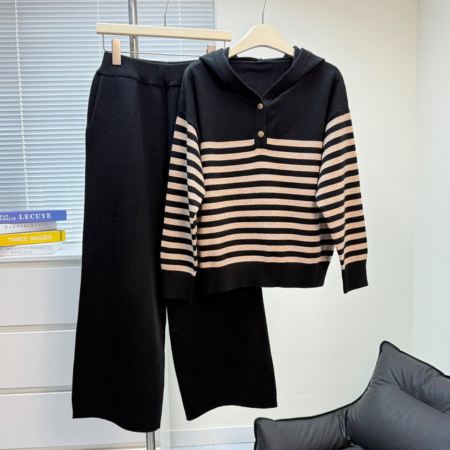 
Mom's autumn suit middle-aged and elderly women's clothing fashionable striped hooded loose top autumn and winter sweater women's two-piece suit