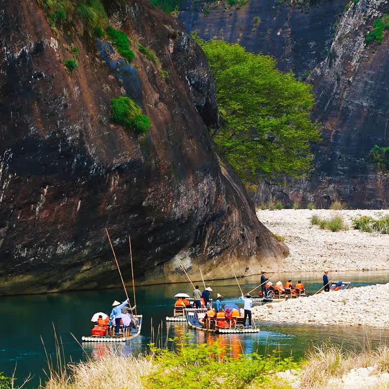 厦门北出发动车往返福建武夷山2天1晚跟团游含酒店九曲溪竹筏漂流