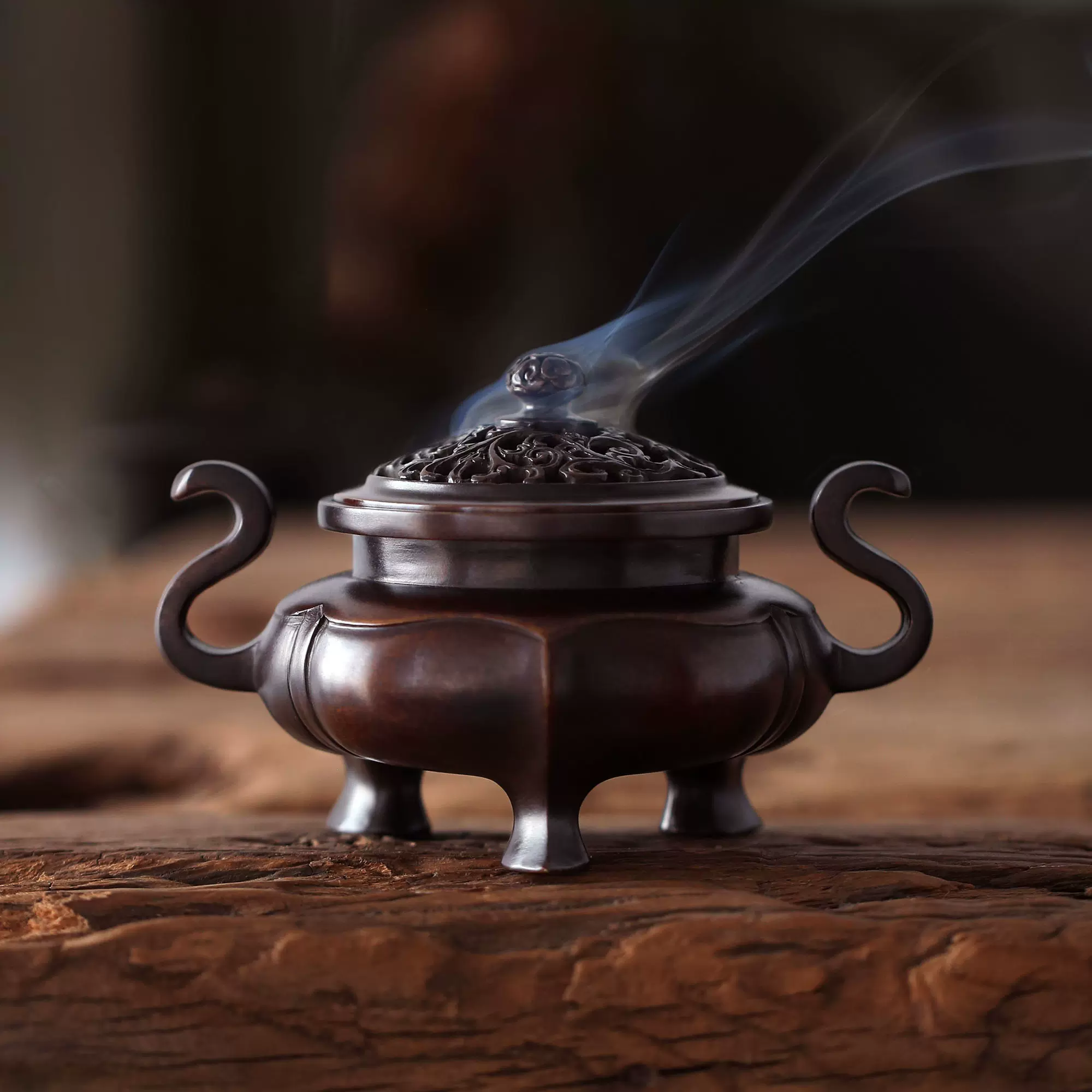 【良】 古銅 象形香炉 在印 ◆ 中国古玩 香道具 煎茶道具 月白両耳四足の香炉 香道具 装飾品 工芸品 美術品 置物 時代物 中国