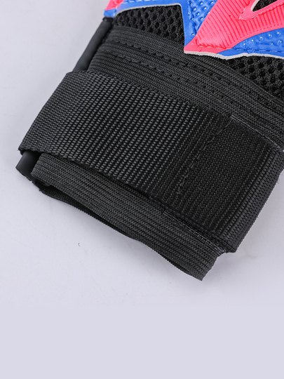 Yoshlar keksalarni sormoqda (shaxsiy fotosurat)