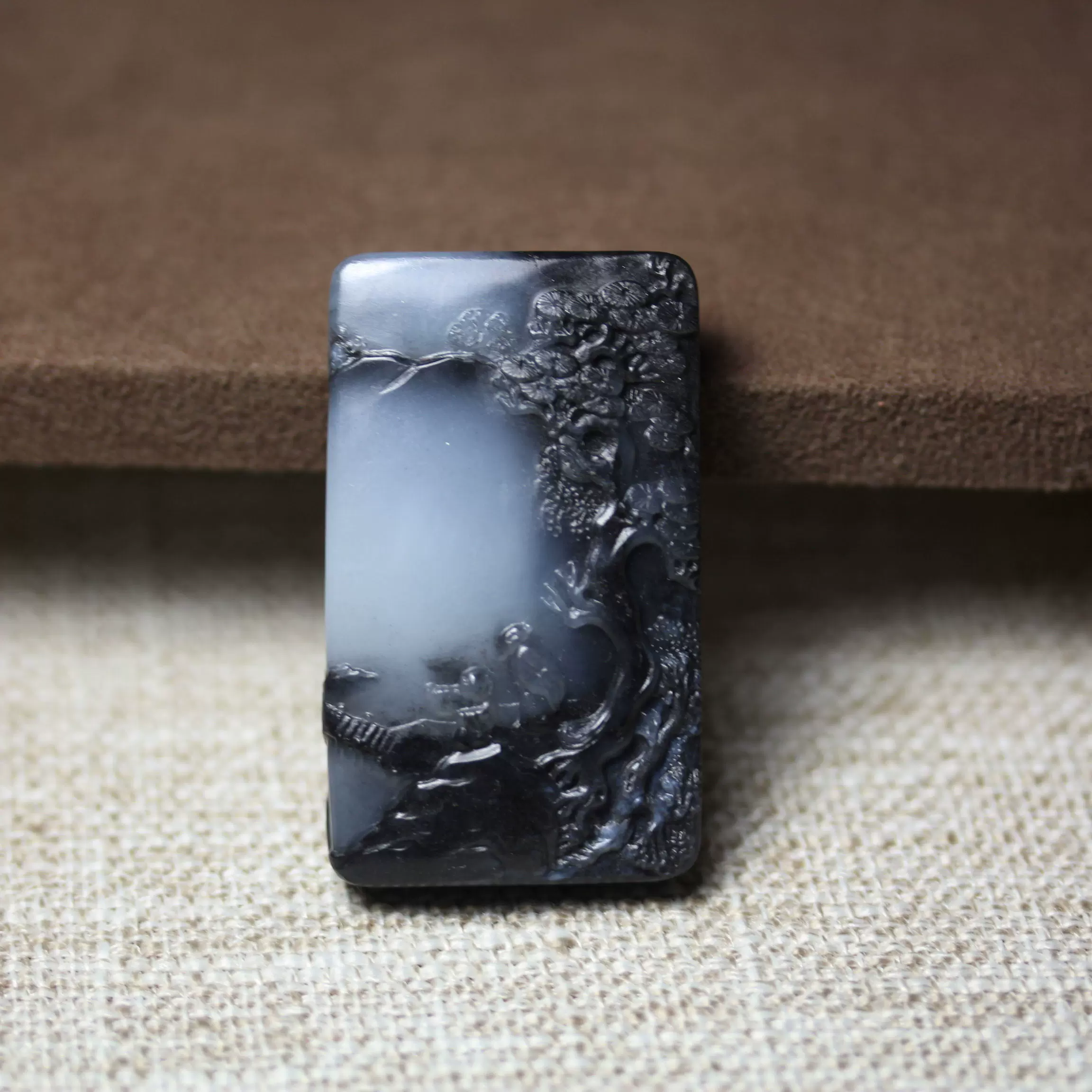 黒白分明！とっても可愛い和田玉の大きめ猫★籽料青花 和田玉籽料青花猫挂件（18.6g） – 厚德载玉