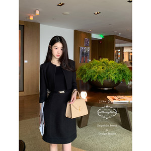 
Mummy Cat [Jingui Family] 25 new black high-end gold jacket and dress suit