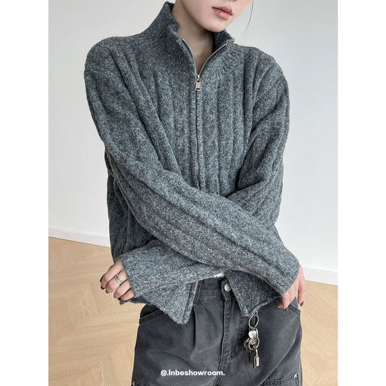 
Inbeshowroom design mid-high collar zipper knitted sweater jacket women's cable pattern silhouette loose top