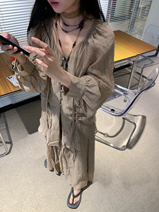
Hara Kumiko 2023SS wabi-sabi style khaki v-neck button drawstring shirt + irregular long skirt