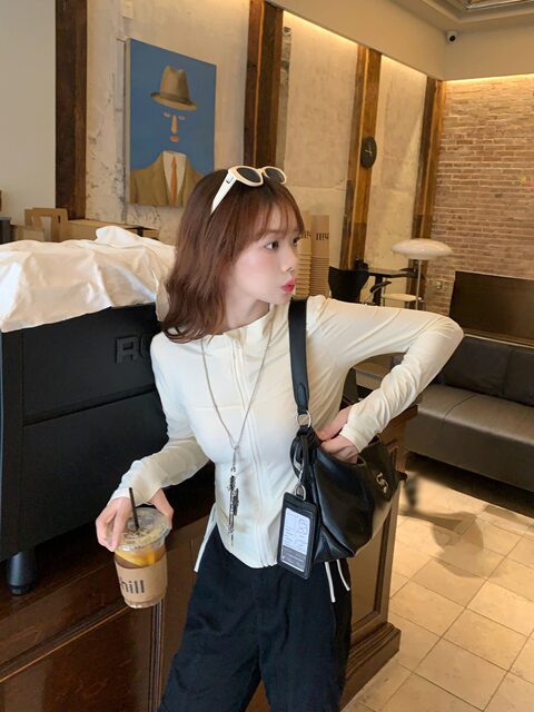 Cut cake homemade small person spring unique beautiful top women's temperament new sun protection suit long-sleeved short jacket