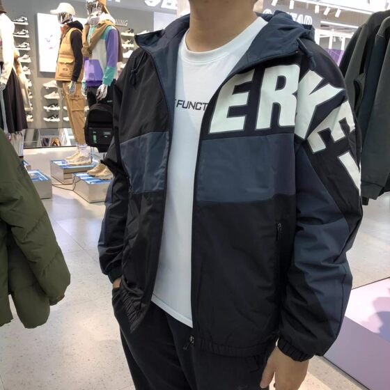 Hongxing Erke men's clothing 2023 new winter hooded jacket plus velvet thickened sports jacket 11222404368
