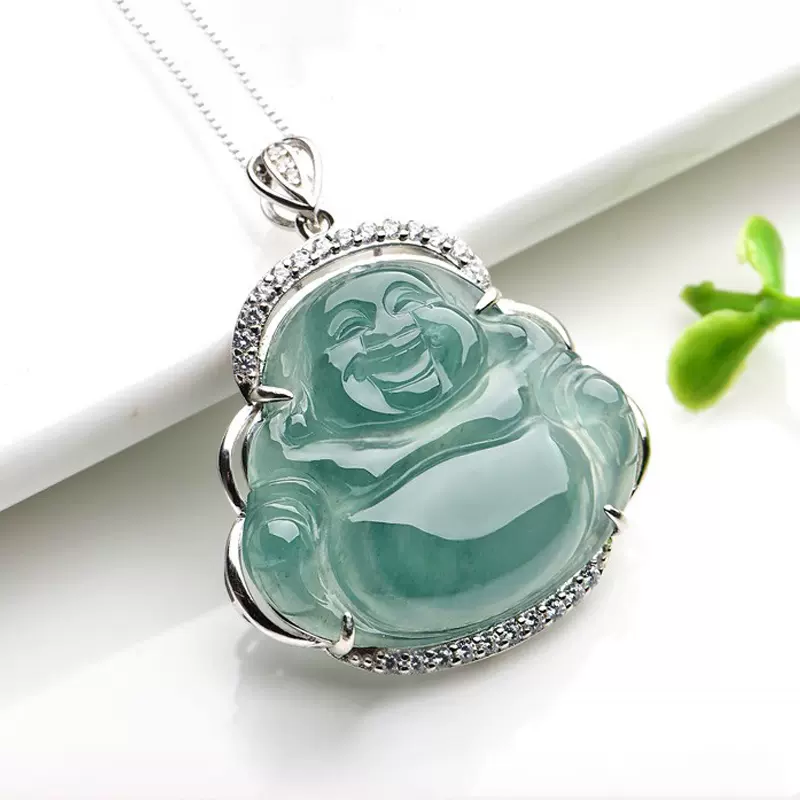 9149番 925銀に和田玉の平安扣をはめ込んだ指輪。玉の質感は柔らかく温かく 9149番 925銀に 和田玉 平安扣 指輪 福葉 可愛い 氷種 無