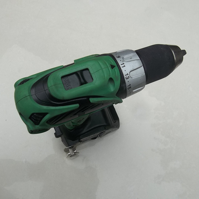 일본에서 수입된 히타치 브랜드 18V 충전식 2단 전기 핸드 드릴 플랫 드릴 |