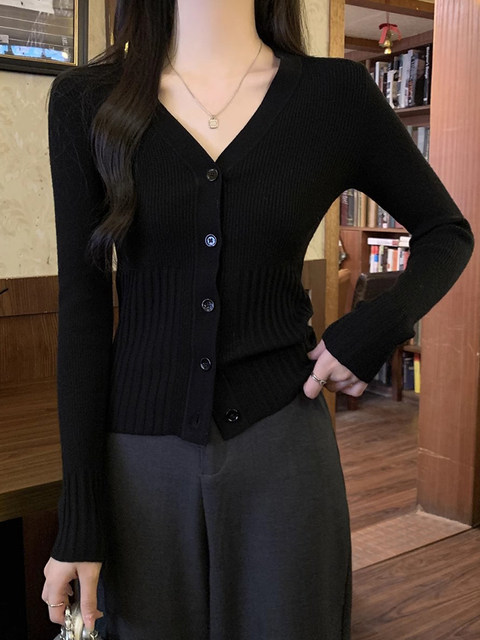 Autumn V-neck temperament design knitted inner cardigan for women slim ...