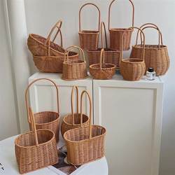 Hand-Woven Flower Basket for Flower Arrangement, Floral Art, Fresh Flowers, Pastoral Style, Imitation Rattan and Bamboo Weaving, Wedding Photography Props, Rattan Basket