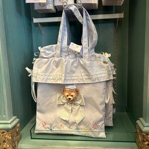 
Hong Kong Disneyland 2026 Spring Sets Sail Daffy Lina Belle Medium Bag Peripheral Handbag Shoulder Backpack