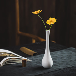 Jingdezhen High-White Glaze Small Flower Vase Ceramic Small Vase for Ikebana, Tea Ceremony, Home Decor, Tea Table Display, Hydroponic Flower Vessel