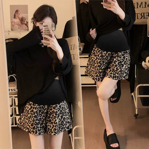 
2026 new maternity shorts, spring and summer belly support shorts, leopard print belly support pants, thin A-line bottoming wide-leg pants
