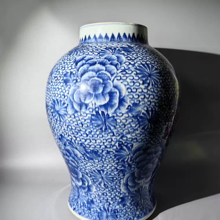 中国　清時代末　浅絳彩　牡丹紋瓶　天津興隆出品　送料込み0306 中国 清時代末 浅絳彩 牡丹紋瓶 天津興隆出品 送料込み0306