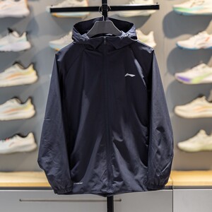 
Li Ning Sports Windbreaker 2026 Spring New Men's Fitness Series Water-Repellent Hooded Jacket AFDW079