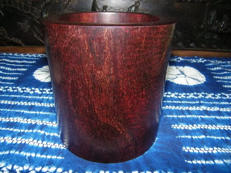 印度小葉檀木牛毛纹满金星筆筒底款乾隆年製 凯恋