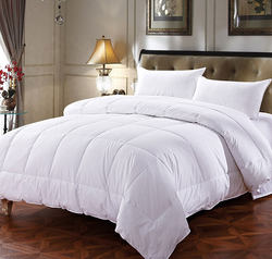 Hotel-Specific Summer Quilt, All-Season Quilt Core, Single/Double Feather Velvet Quilt, Winter Quilt, High Warmth, Lightweight and Does Not Weigh You down