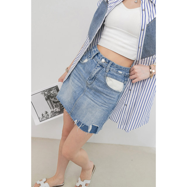 Hot girl style, asymmetric contrasting colors, hip-covered high-waist denim skirt for women, summer 2025 new design short skirt
