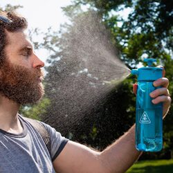 American Lunatec Spray Water Bottle for Sports and Fitness, Multifunctional, Drop-Resistant, Portable for Men and Women, Outdoor Student Water Bottle