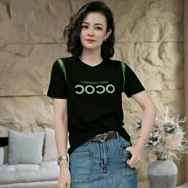 Small design sense asymmetrical pleated t-shirt women's new summer 2023 white short-sleeved shirt