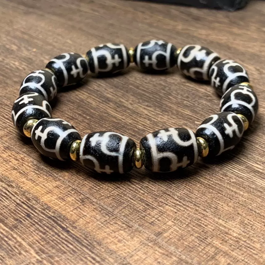 幸運多宝 老鉱瑪瑙 玉化 風化紋 梵字真言 三眼 宝瓶天珠 組み合 ブレスレット 100+ 件瑪瑙天珠出售| 收藏品及紀念品| Carousell Hong Kong