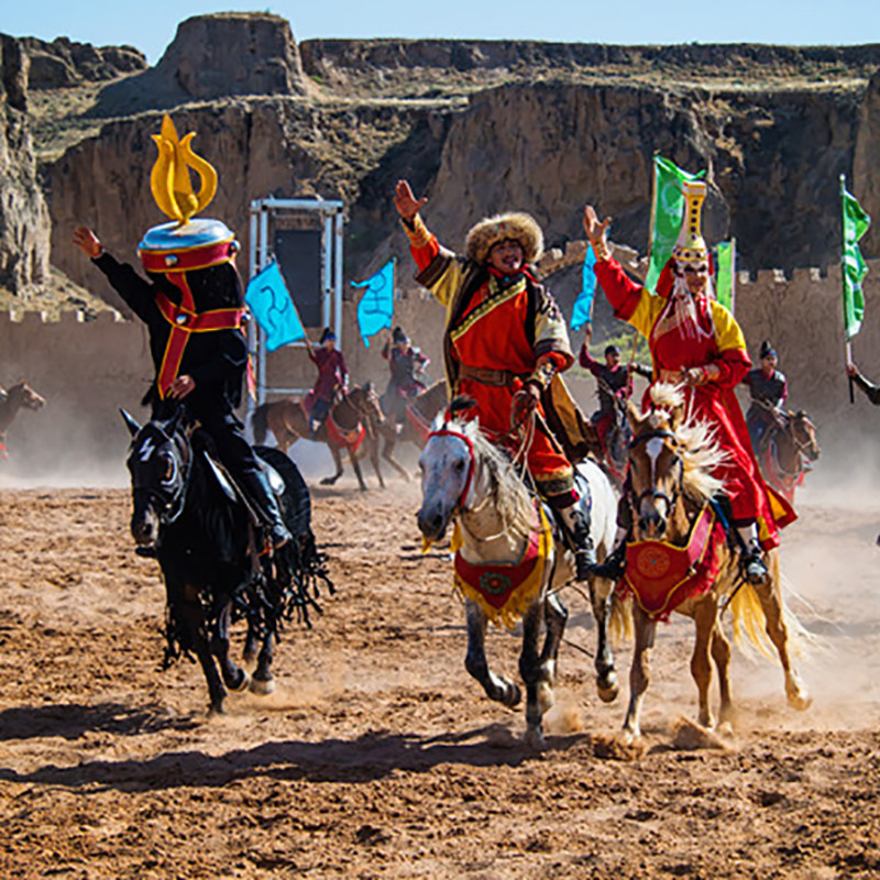 宁夏银川中卫旅游腾格里沙漠五湖穿越乌兰湖翡翠湖 星空露营5日游