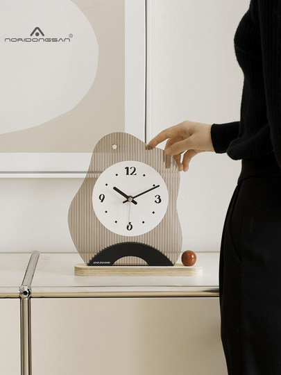 ヨーロッパ式創意リビング装飾.レトロなファッション置き時計