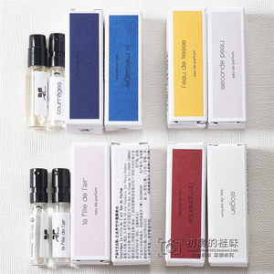 
Ancient Weijie's skin is so quiet blue, floating light marks are dancing in the air, ink shadow love letter, source of joy perfume sample