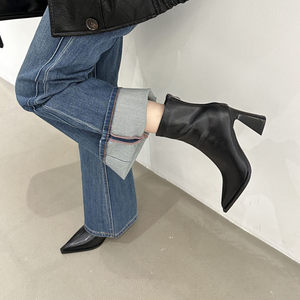 
French pointed high-heeled short boots for women 2025 autumn and winter new slim boots with rear zipper retro thick heel fashion Martin boots