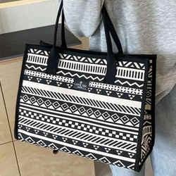 Tote Large-Capacity 2025 New Shoulder Bag Women's Commuter Canvas Handbag Shopping Bag Travel Commuter Bag