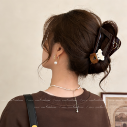 Cartoon Puppy Triangle Hair Clip for Women, Large Size Hairpin, 2026 New Model, High-End Shark Clip, Cute Hair Accessory for Thick Hair