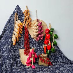 Farmhouse Decoration with Various Grains, Abundant Harvest, Artificial Vegetables, Fake Chili Pepper String Hangings, Corn, Garlic, Crop Props
