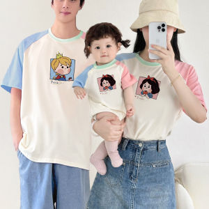 
A different family of three dopamine parent-child clothing baby pure cotton T-shirt contrasting color fashion full moon family portrait T