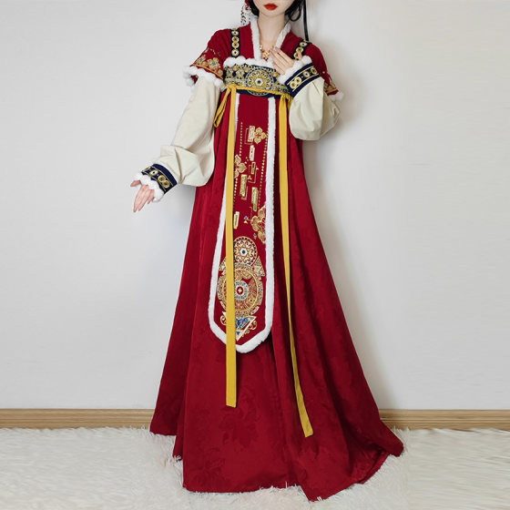 
Weiyang Palace [Eight Treasures Compass] Tang Dynasty Hanfu Women Adults Thickened Cloak Cloak New Year Chest-length Suit Winter Style
