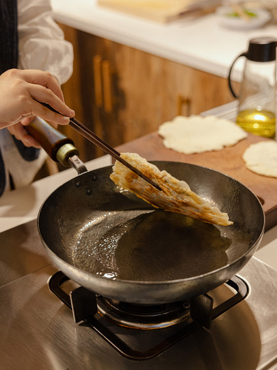 Padella In Ghisa 24 Cm Non Rivestita - Mini Padellino In Ferro Forgiano A Mano - Antiaderente Naturale Per Cottura Sana - 2