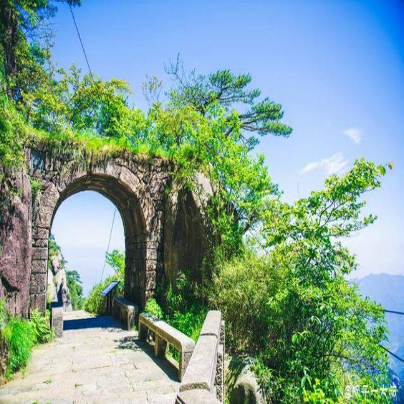 纯玩--江西夜游望仙谷篁岭三清山安徽黄山宏村新安江7天6晚跟团游