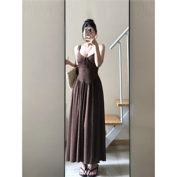 
A slightly fat retro temperament brown stretch suspender dress
