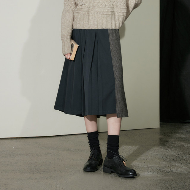 Italian wool semicircle women's clothing [sports] 2024 Autumn British retro stitching pleated skirt women's high -level sense
