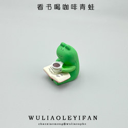 Bored? Buy a Frog to Cheer Yourself Up. Mini Desktop Ornament, Cute Dollhouse Decoration, Office Desk Japanese-Style Miscellaneous Goods
