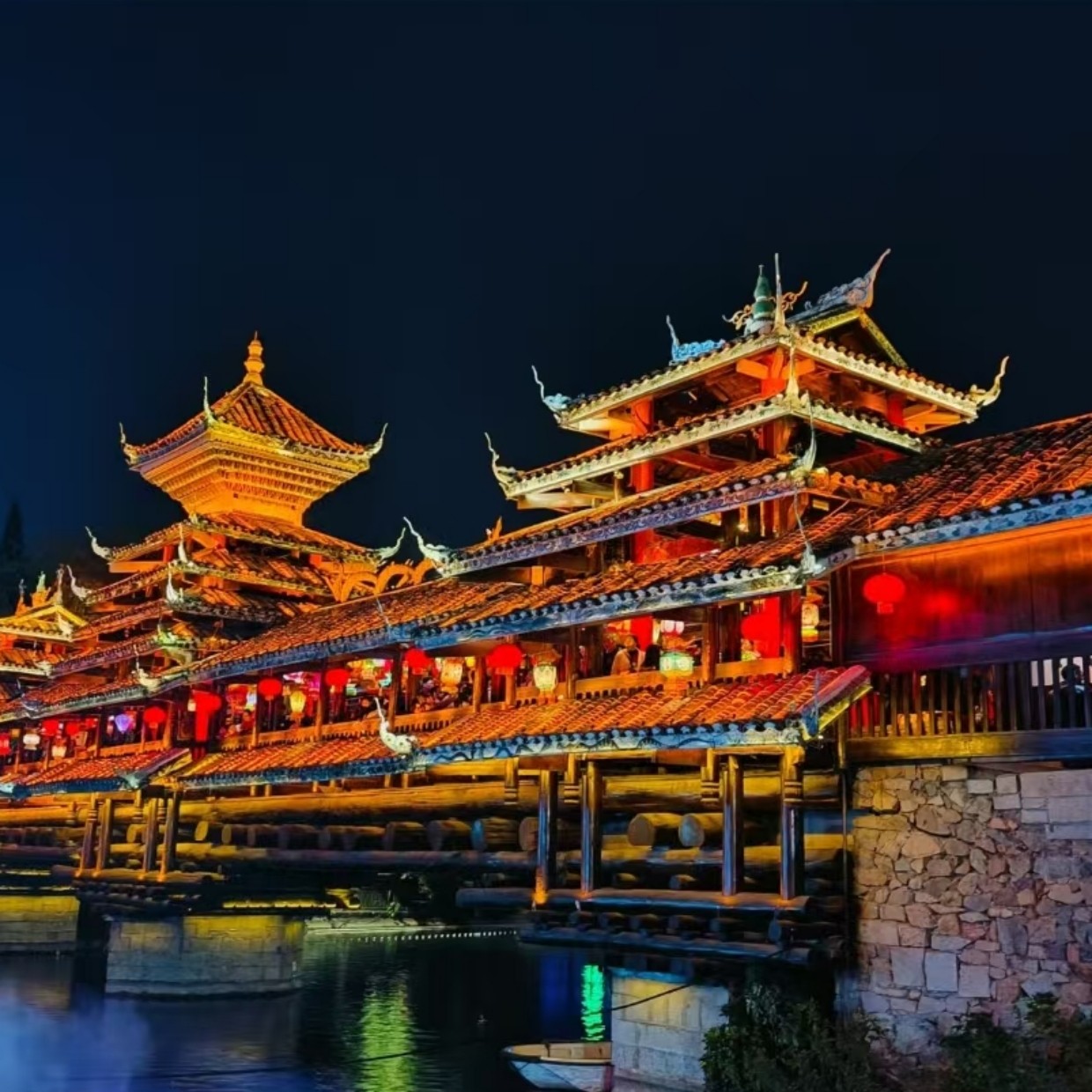 高铁【广西丨德天跨国大瀑布3日游】峡谷漂流+明仕田园+锦绣古镇