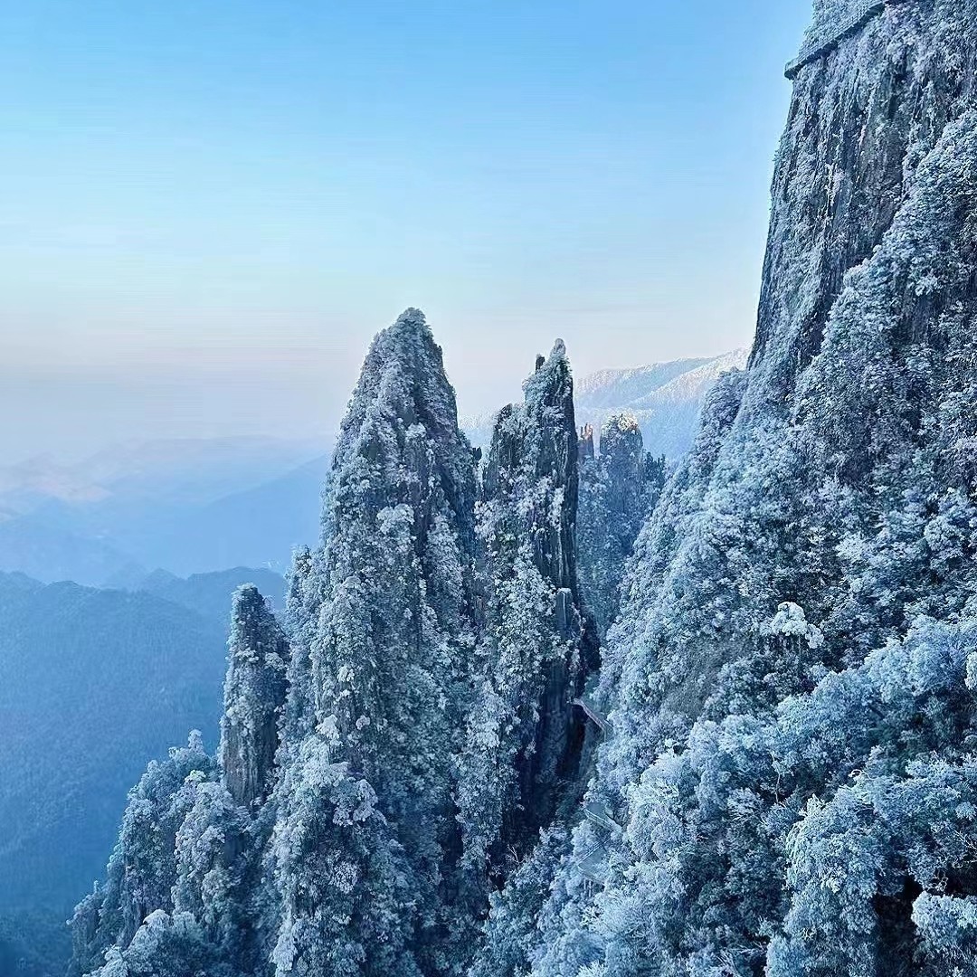 冬日爆款【冰雪云冰山+莽山五指峰2天】雾淞冰挂+悬空栈道-纯玩
