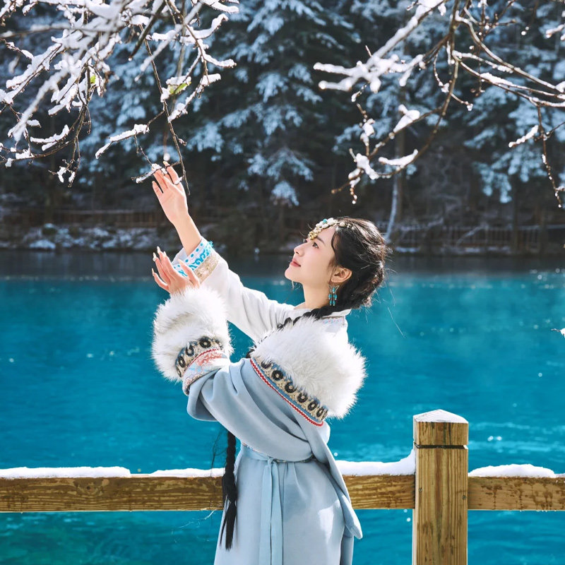 8人保姆车小团 成都到九寨沟旅游4天3毕棚沟达古冰川四姑娘山纯玩