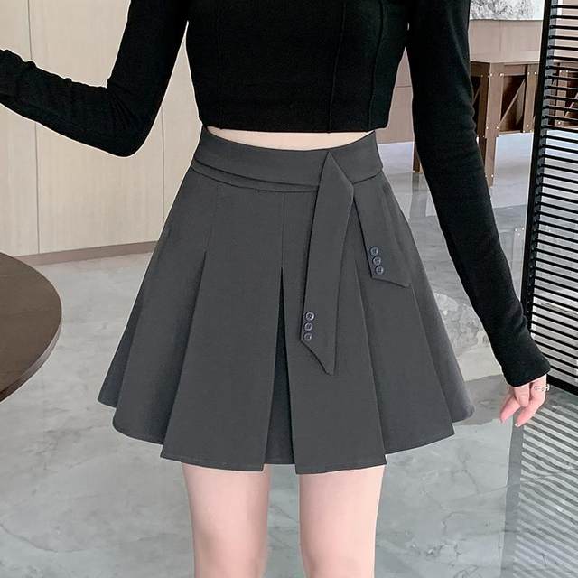 Design-sensual small suit skirt for women in autumn and winter high waist pleated skirt for slim and anti-exposure A-line skirt short skirt