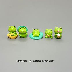 Cute Mini Pond Frog Desktop Ornament for Office Workstation and Computer Screen Decoration