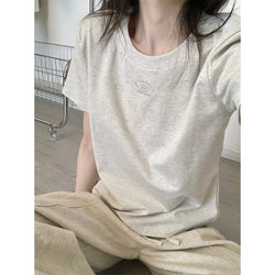 Right-Shoulder Embroidered Short-Sleeved T-Shirt for Women, Summer 2025 New Style, American Retro, High-End Feel, White-Gray, Slimming Casual Top