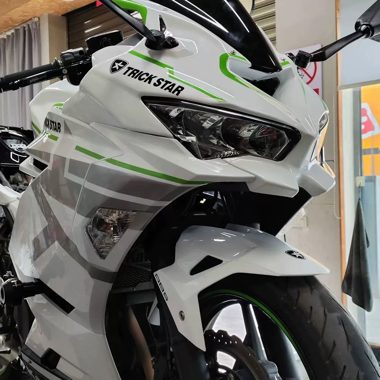 适用川崎ninja400 忍者2018-2023款梦幻星版画梦幻星4r头罩