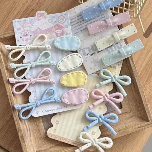 Sweet and cute polka dot oval bow hair clip women's side bangs clip girly duckbill clip hair clip hair accessory