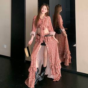 
Resort style hot girl plaid strappy short shirt high waist slit skirt for women 2025 autumn new two-piece set