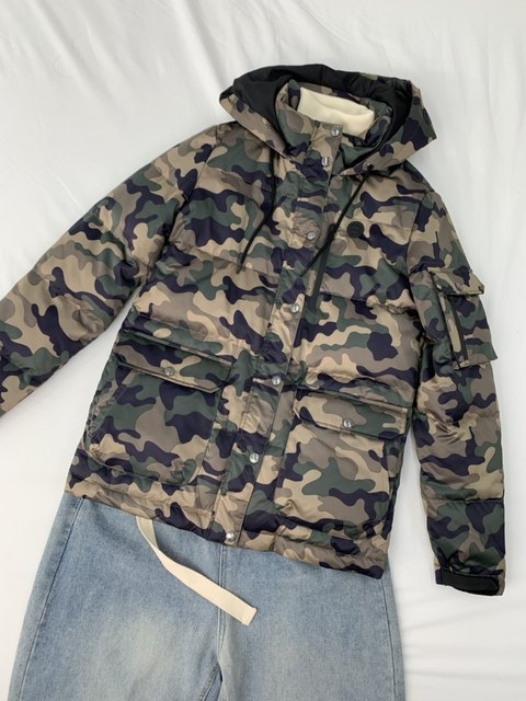 Winter hooded camouflage down jacket for women 90 white duck down warm jacket for zippered mid-length bread jacket for men