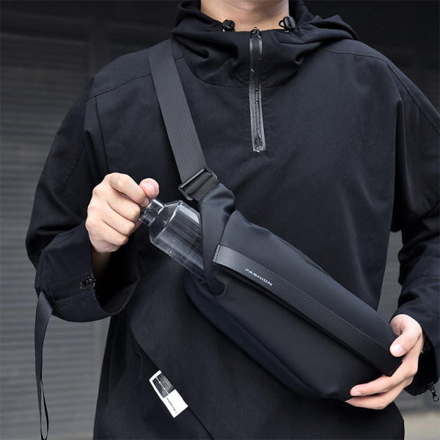 Men's chest bag, crossbody bag, commuting fashion trend, motorcycle ...